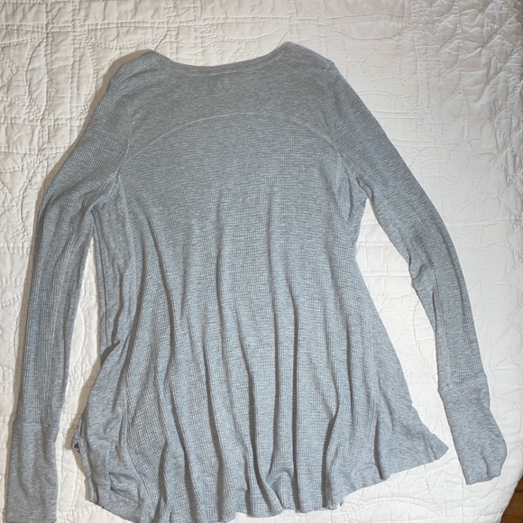 Free People We The Free Waffle Tunic Top Small Oversized Thumbholes Flowy Light - Picture 3 of 7